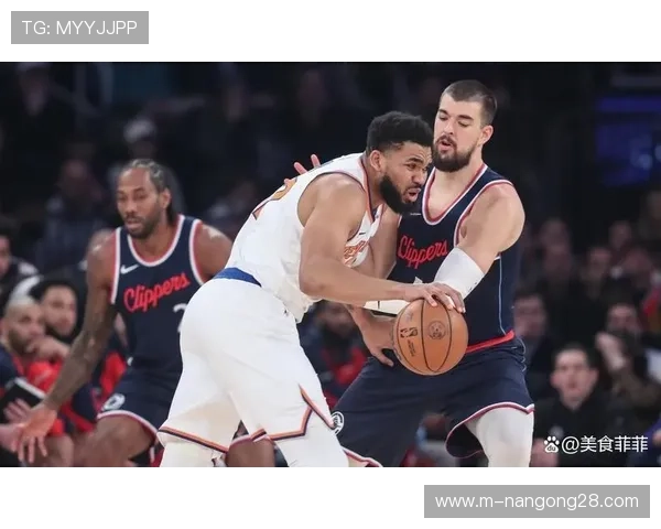 麦迪逊花园上演精彩对决，尼克斯主场气氛火爆助球队取胜